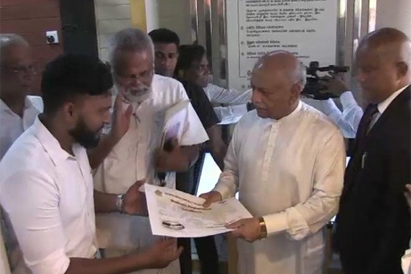 கிளிநொச்சி மாவட்டத்திற்கு  பிரதமர் தினேஷ் குணவர்த்தன விஜயம்! 